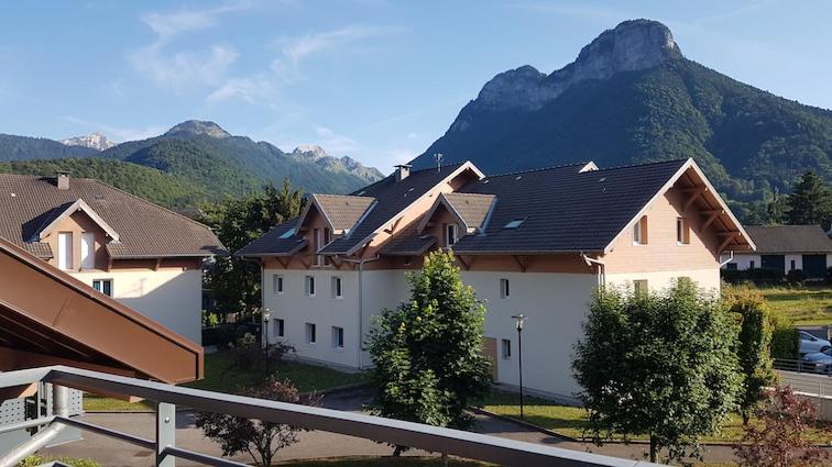 Appartement Plein Centre Village, Vue Montagnes, Proximite Immediate Lac Doussard Exteriér fotografie